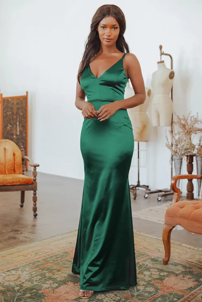 This green satin wedding guest dress is a perfect choice for an evening wedding. 